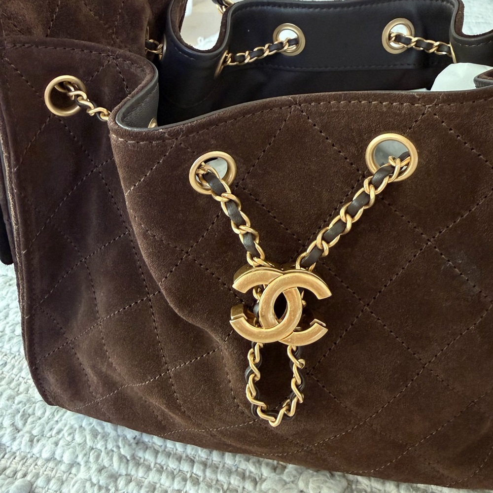 New CHANEL 25 Brown Suede Small
Hobo Tote - Picture 11 of 12